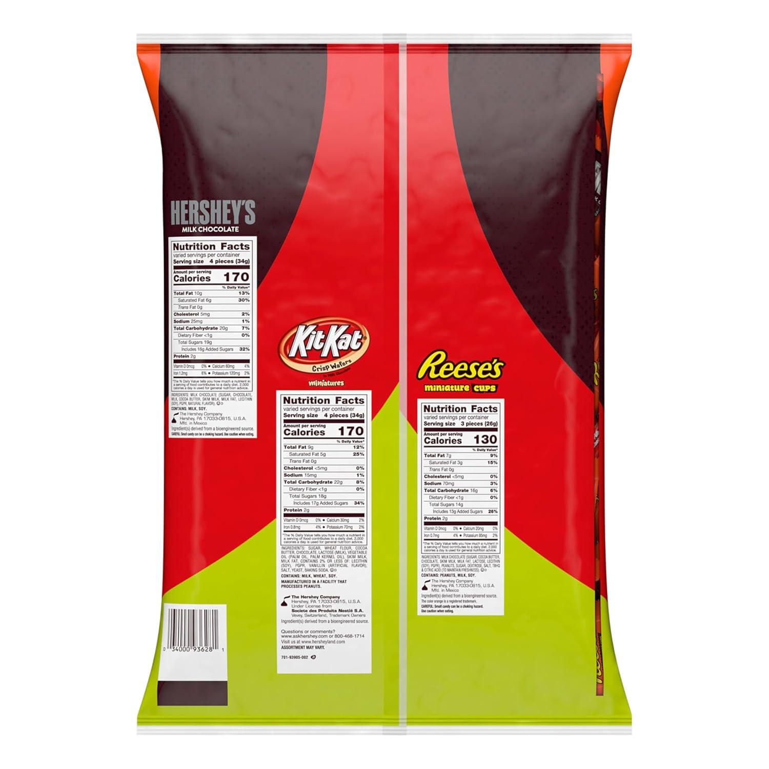imageHERSHEYS KIT KAT and REESES Assorted Milk Chocolate Candy Variety Bag Halloween Candy 8039 oz 265 Pieces