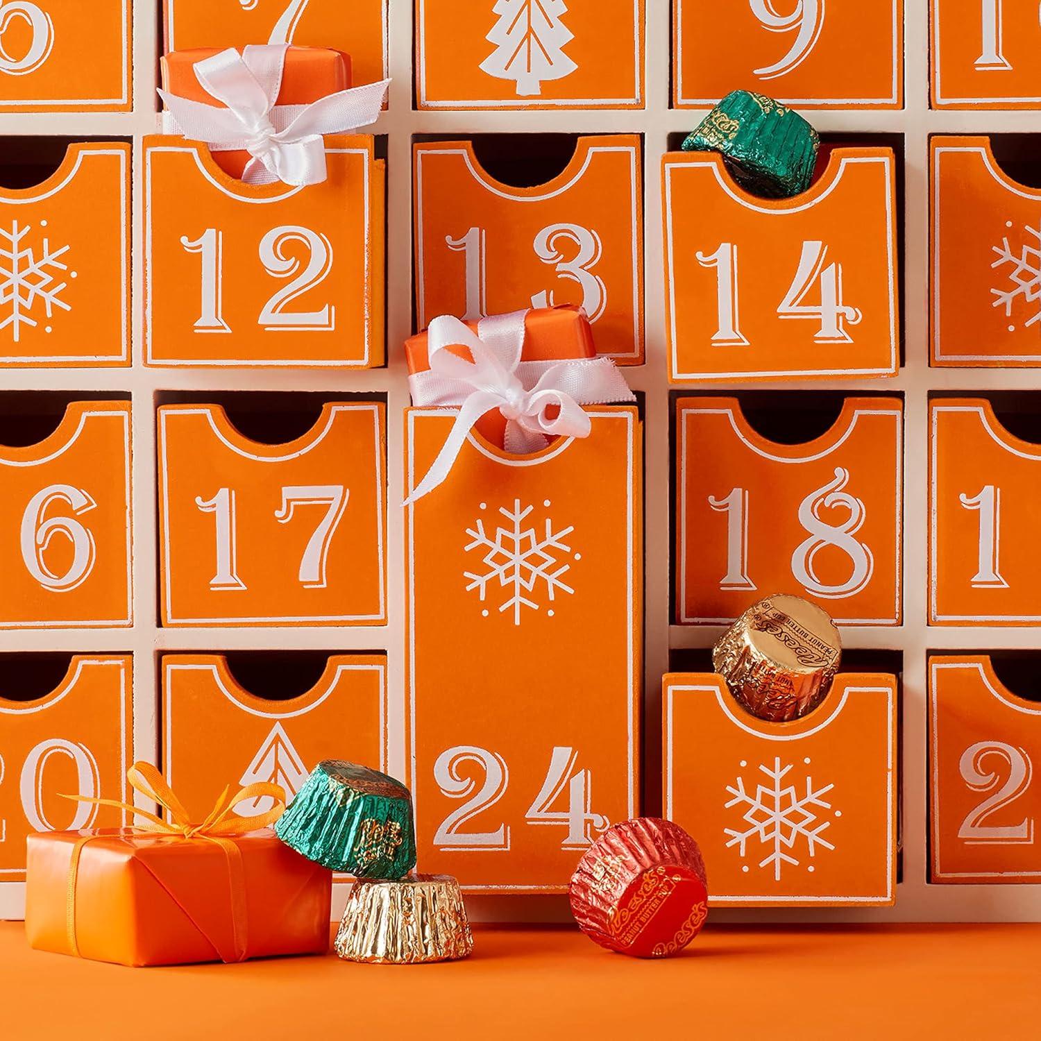 imageREESES Miniatures Milk Chocolate Peanut Butter Cups Christmas Candy Bag 171 ozPeanut Butter